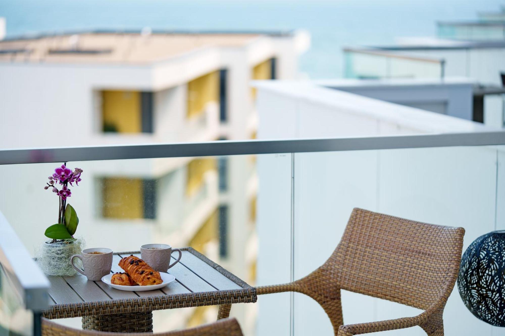 Royale Sundance 224 Infinity Beach Pool & Spa Mamaia Nord Năvodari Exteriör bild